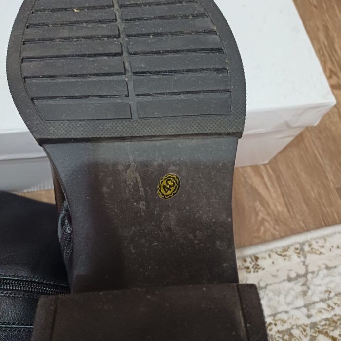 Продам зимние сапоги