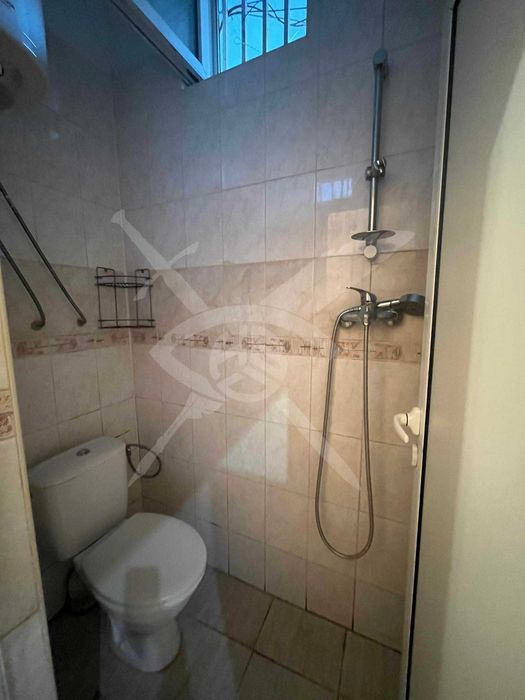 Дава се под наем Едностаен апартамент в Варна, Зимно кино Тракия - 30 кв.м за 180 € - Снимка #2