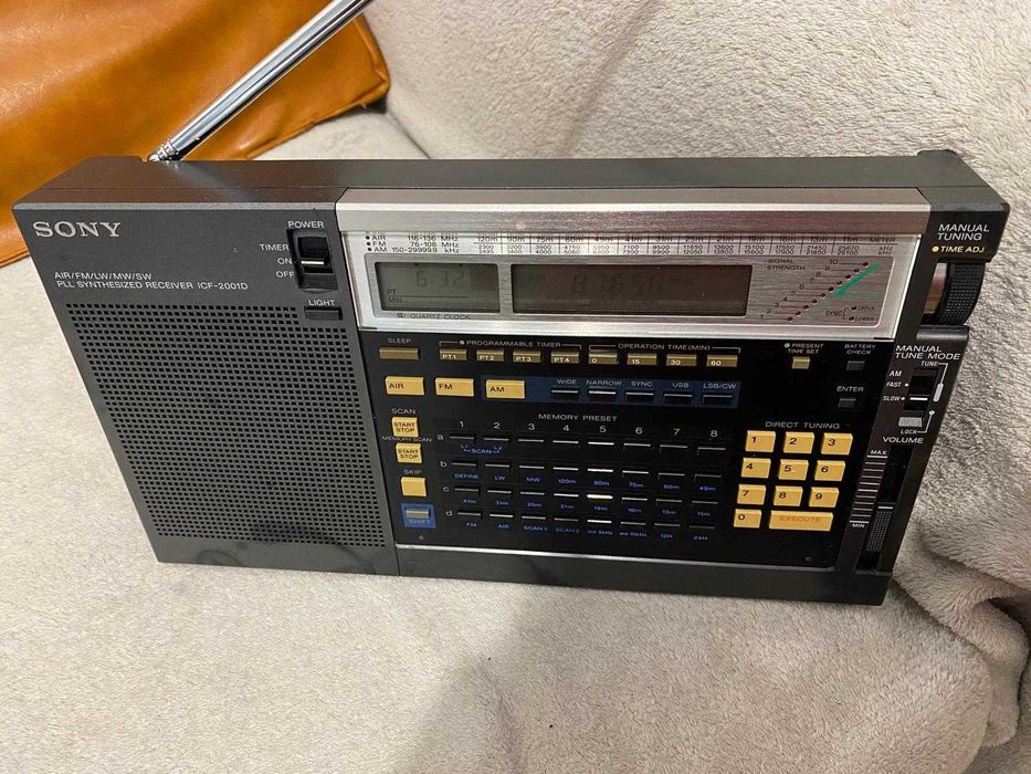 Radio Sony LCF-2001D AIR FM LW MW SW PLL Synthesized Radio World Band LEGENDAR