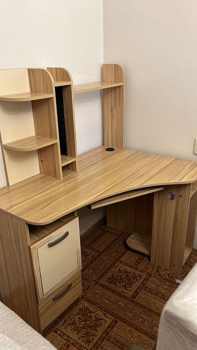 Продам парту, рабочий стол
