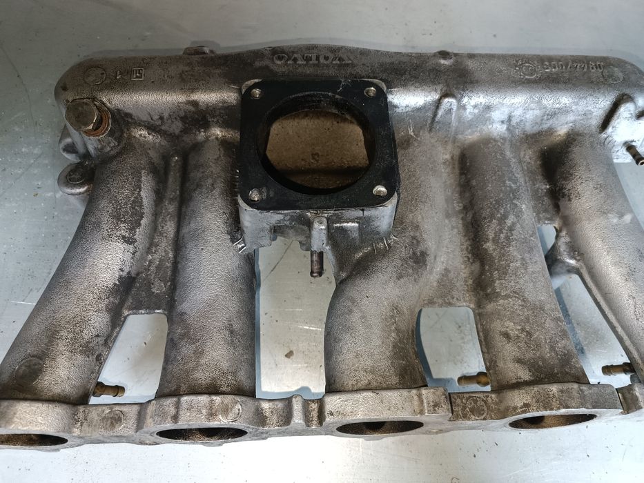 Колектор за Volvo XC70, 2.4T, 2001g.