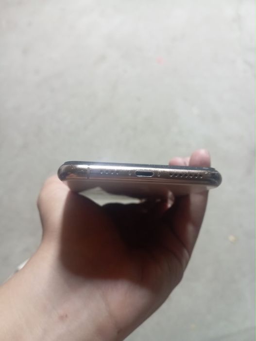 IPhone Xs Max в идеале кроме дефекта в матрице
