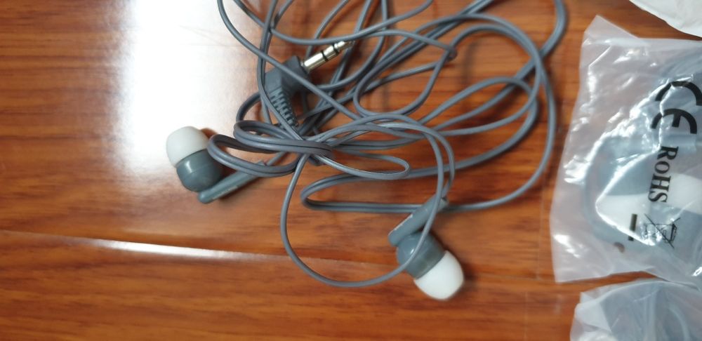 Casti audio muzica silicon noi sigilate 9 seturi 50ron