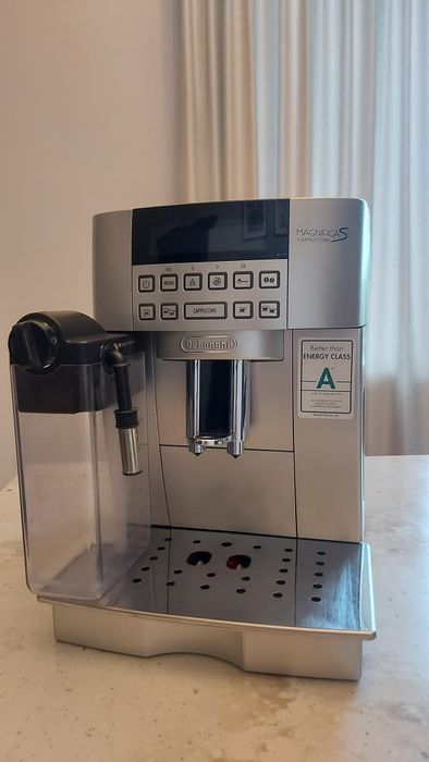 Кофемашина Delonghi