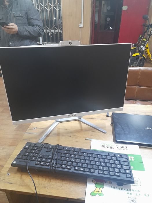 Моноблок с клавиатурой