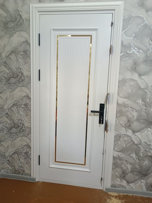 Установка двер и плинтус