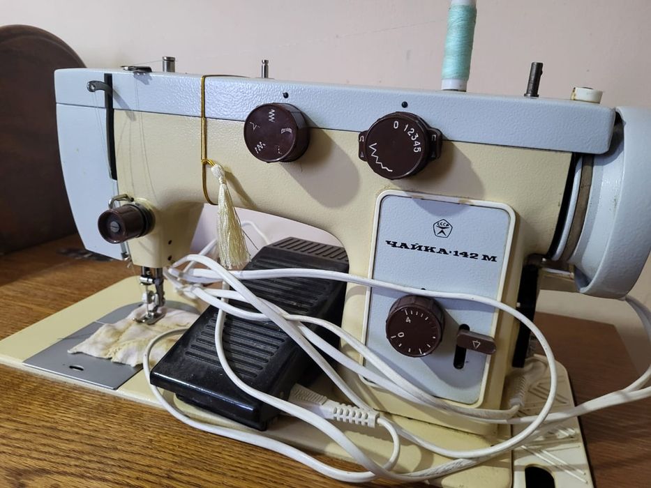 Продам швейную машинку