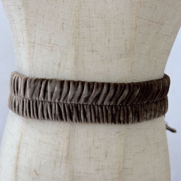 D A colection көйлегі. Қазіргі Асем арыстан