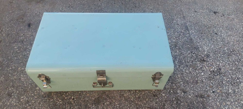 Метална кутия ..