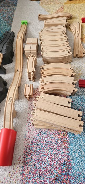 Set trenulet, sine Ikea lemn si plastic, vehicule electrice si manuale