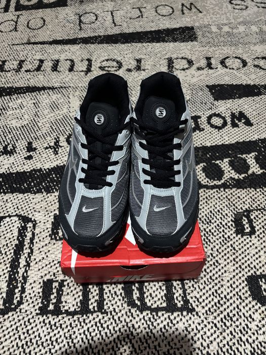 Чисто нови обувки NIKE