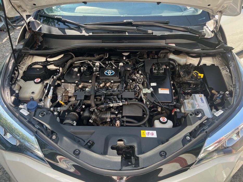 Toyota C-hr hibrid avariat, AVARIATE