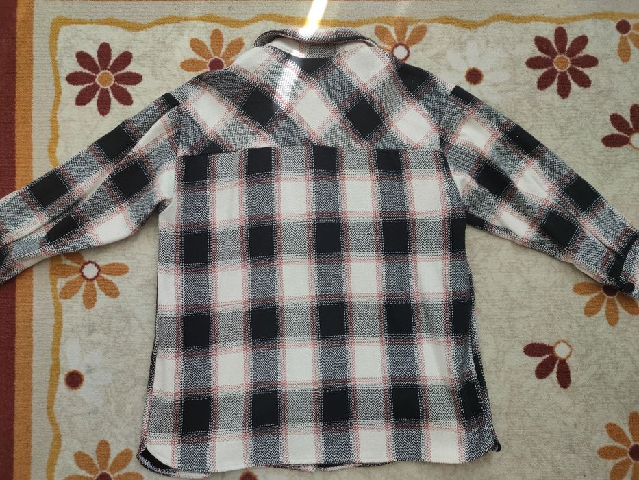 Дамски връхни дрехи р-р  L за 8€