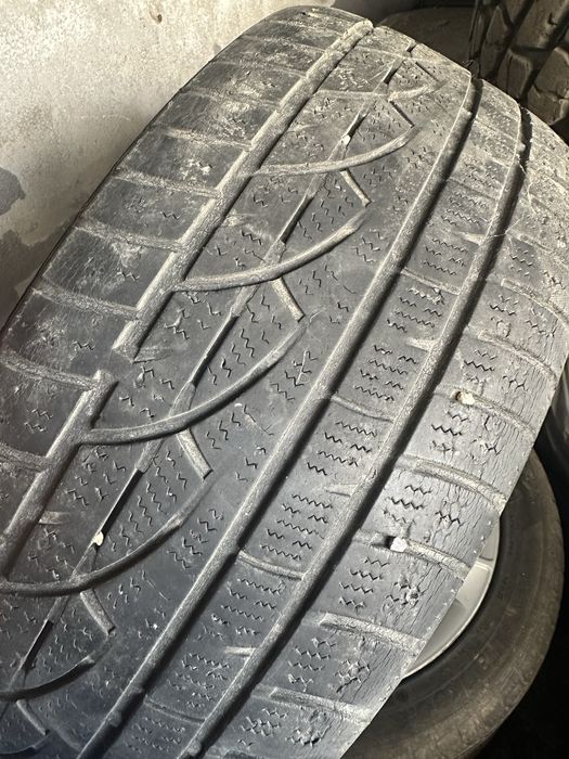 Vand 4 jante Bmw cu 4 anvelope de iarna si 4 de vara