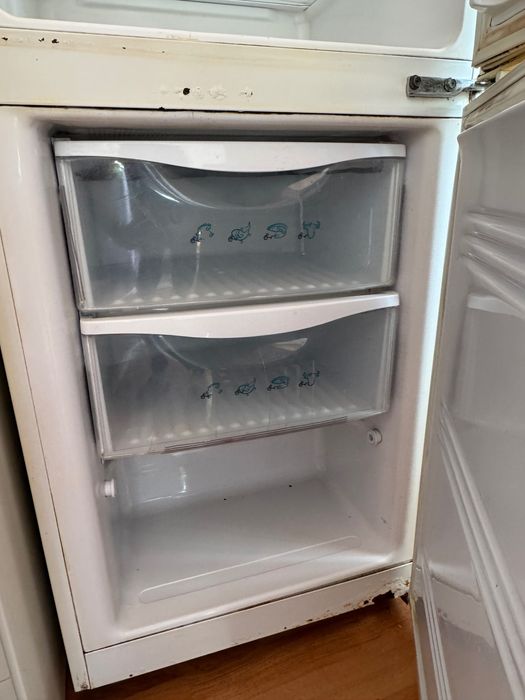 Бу Холодильник 2-камерный вертикальный