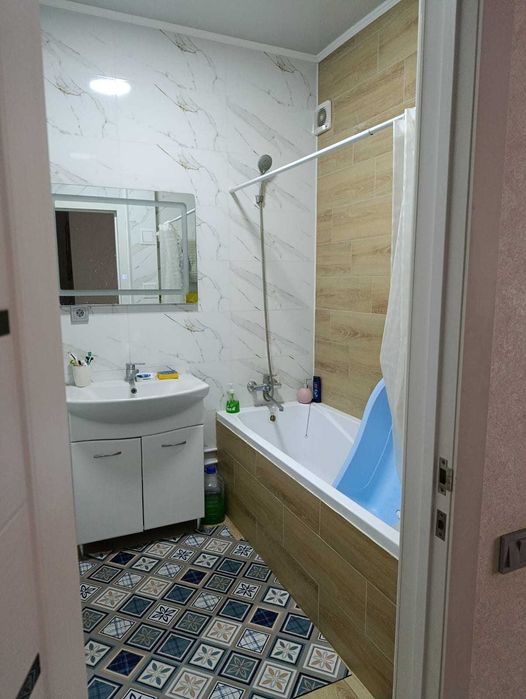 продам 2 комн квартиру евро в центре