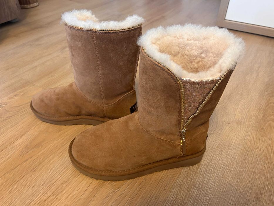 Cizme Originale UGG Classic Zip Boot