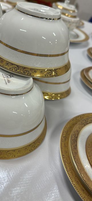 Сервиз на 24 персон