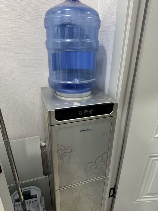 Диспенсер для воды напольный