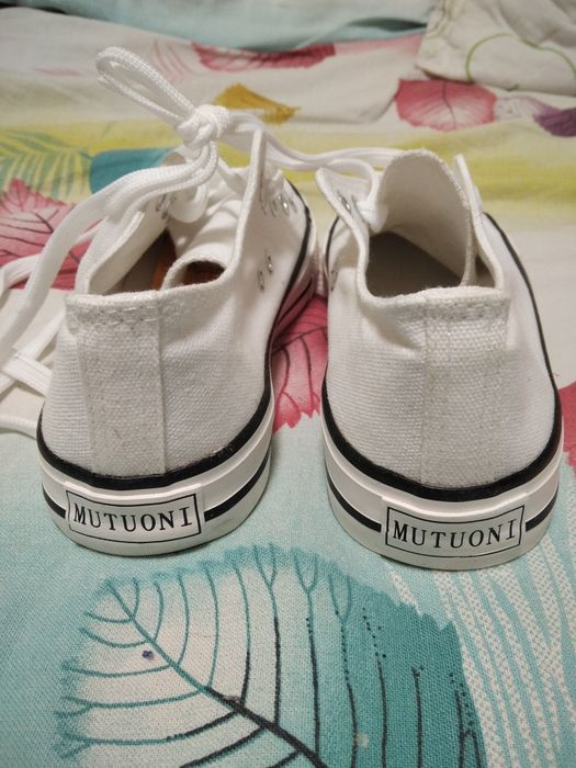 Белые летние кеды