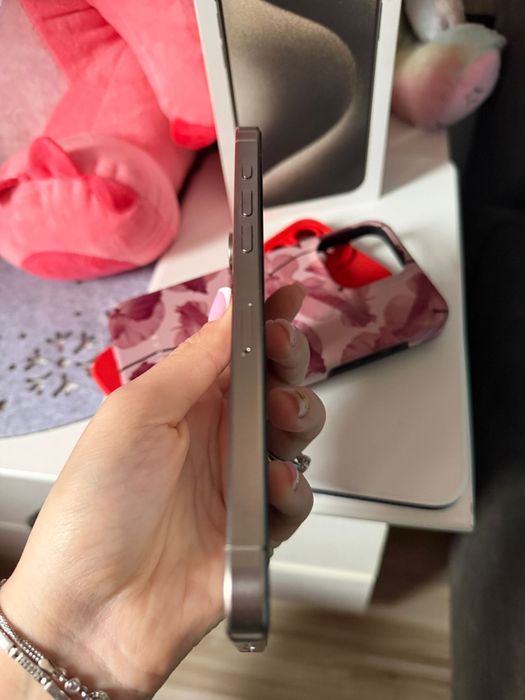 Vând Iphone 15 Pro max