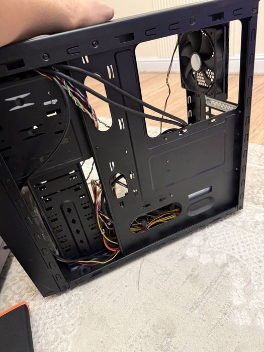 продам корпус + кулер