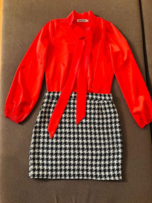 Продам красную блузку 1000 тг и юбку 1000 тг