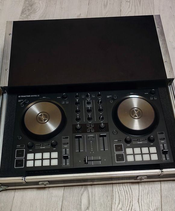 Traktor Kontrol S2 MK3 DJ контролер + куфар