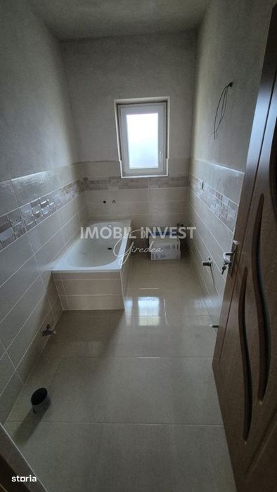 EXCLUSIVITATE! Apartament pe 3 niveluri, 4 camere, Aiud, 103.000 Euro