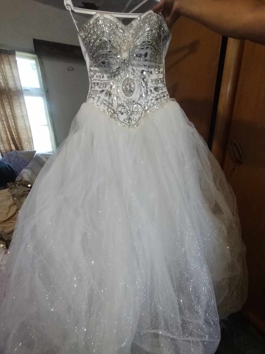 Булчински рокли.