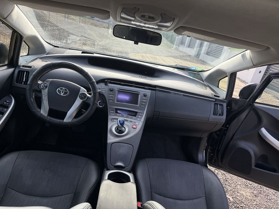 Închiriez Toyota Prius uber/bolt