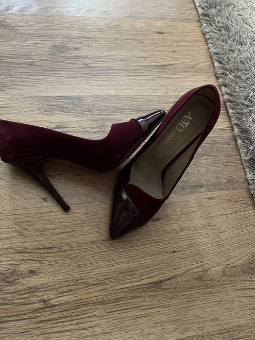 Дамски обувки -лак и велур в цвят бордо