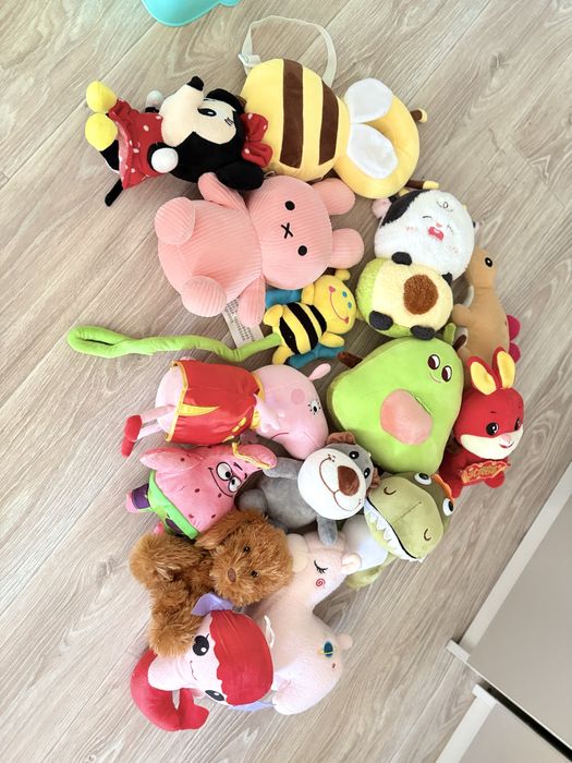 Игрушки мягкие.