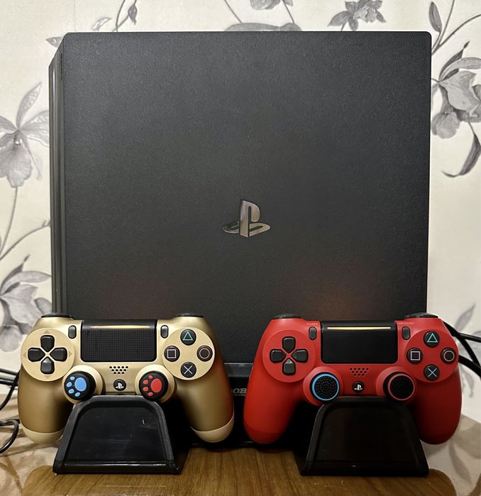 Продаю Sony PlayStation 4 Pro 4 K 1Tb. + Док станция кулер