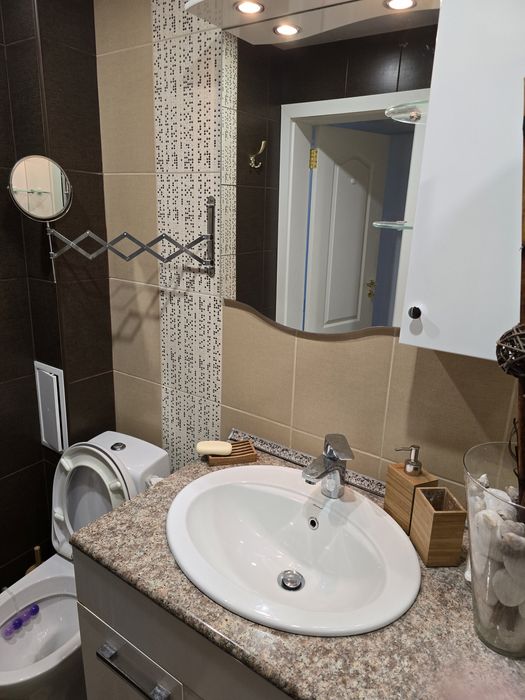 Дава се под наем Тристаен апартамент в Русе, Хъшове - 85 кв.м за 765 € - Снимка #7