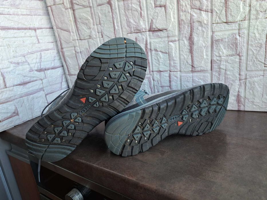 мъжки зимни обувки,боти,туристически,ном40,KEEN