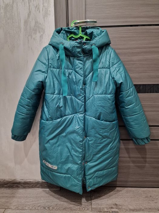 Продам пуховик на девочку