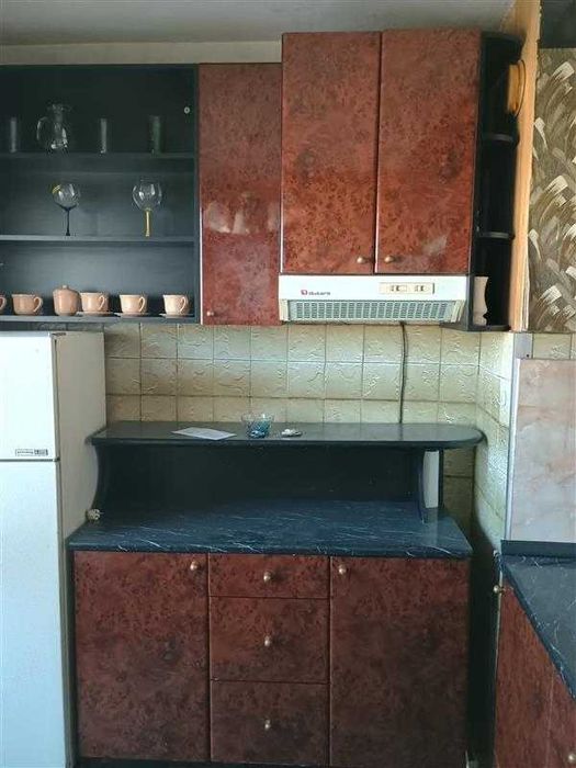 Модулна кухня с умивалник и абсорбатор