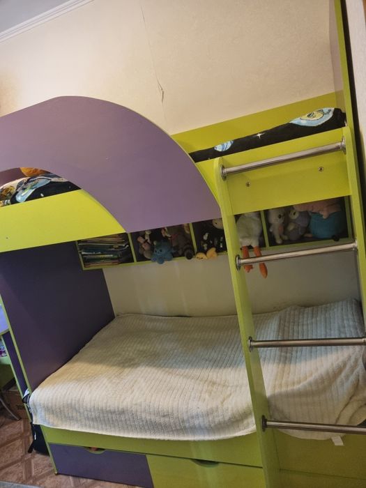 Продам спальный гарнитур