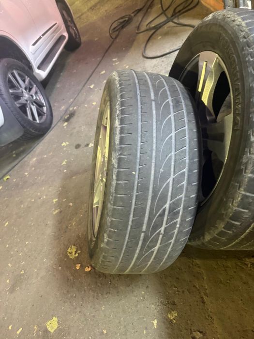 Продам диски с резиной на Lexus 570