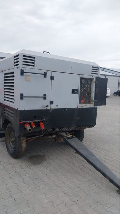 Vand / inchiriez motocompresor 23 mc