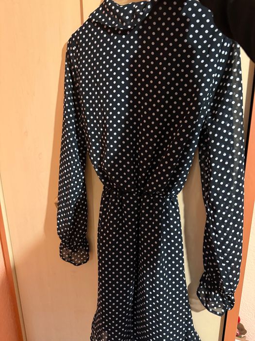 Черна рокля на точки