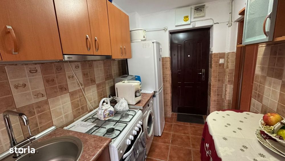 BUHUSI- 3 camere, ETAJUL 1 complet mobilat și utilat