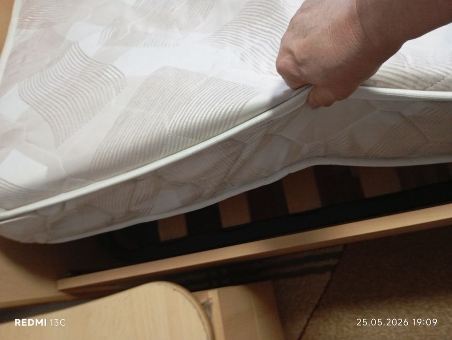 Продам спальный гарнитур б/у.  Цена 50000