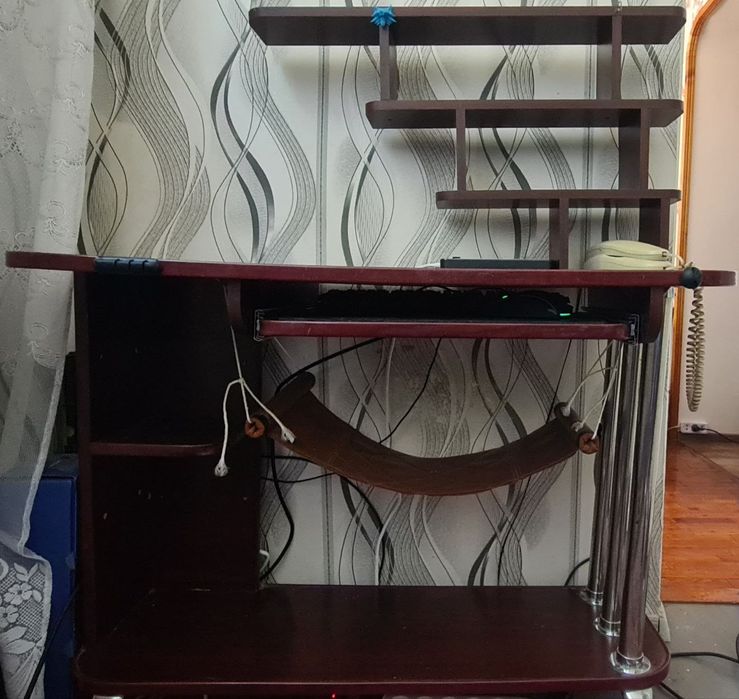 Компьютерный стол