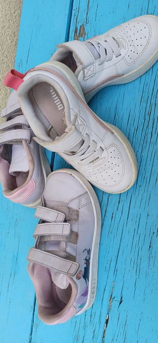 Lot adidașii fetita