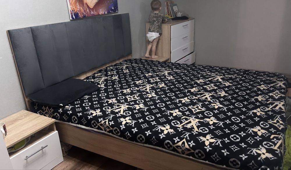 Продам кровать двухспалка + матрас