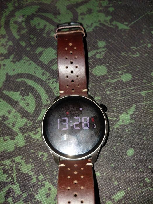 Часы Amazfit GTR4