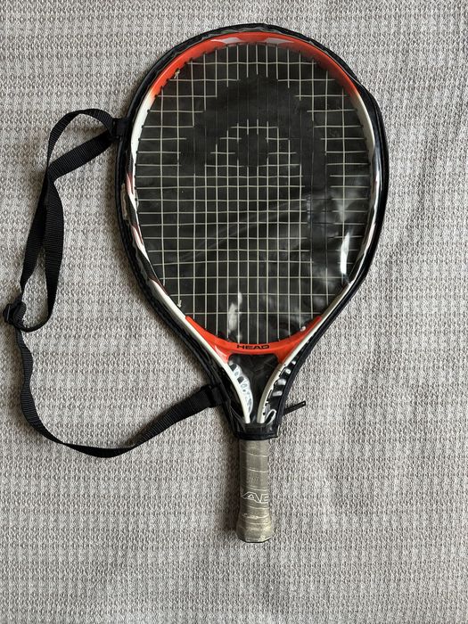 Продам ракетку Head
