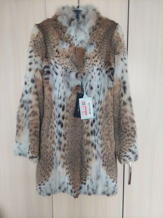 Шуба из меха рыси новая
